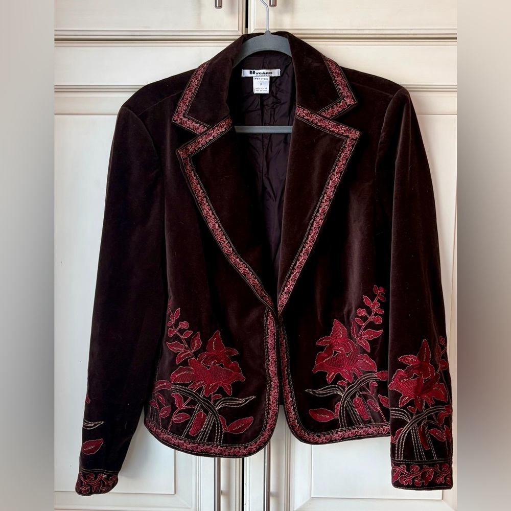 Nygard Collection Brown Blazer with Gorgeous embroidery details. Vintage.